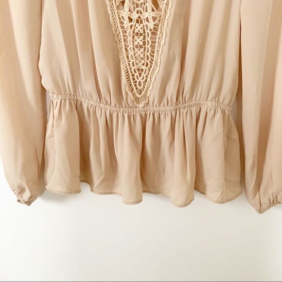 Forever 21 Nude Neutral Boho Crochet Peplum Blouse - Picture 3 of 9